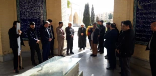 تجدید میثاق با شهدا در آستانه سالگرد پیروزی انقلاب اسلامی و 22 بهمن 1402 16