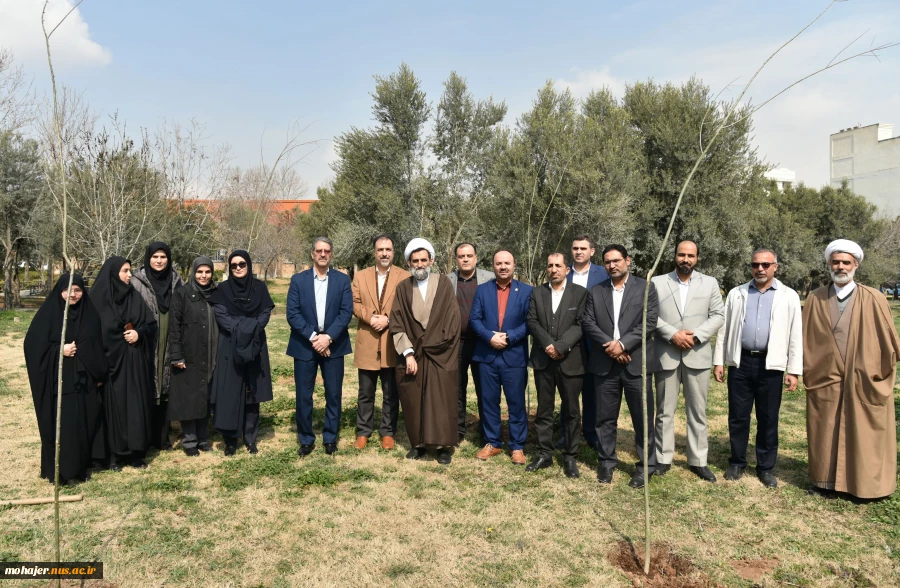 ‌به مناسبت هفته منابع طبیعی و سنت حسنه درختکاری با حضور رئیس دانشگاه ملی مهارت صورت گرفت:
آئین درختکاری و کاشت نهال در محوطه دانشکده دختران دکتر شریعتی تهران 2