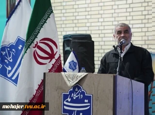 دکتر نیکزاد، نایب رئیس مجلس شورای اسلامی در مراسم گرامی‌داشت روز دانشجو :
دانشجو و دانشگاه باید پرسشگر، هوشمند و سازنده جامعه باشند