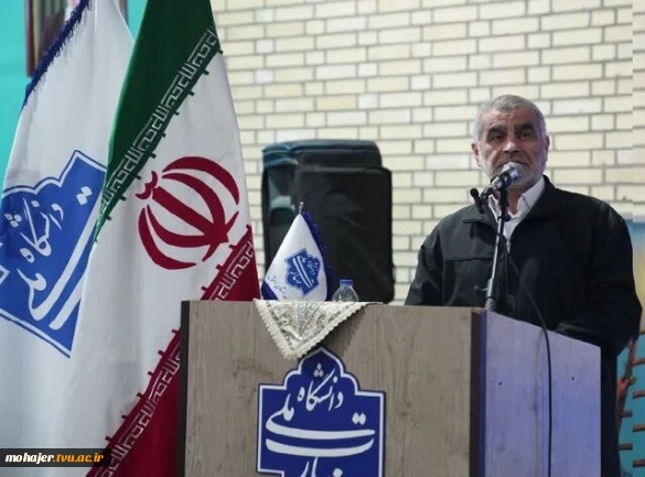 دکتر نیکزاد، نایب رئیس مجلس شورای اسلامی در مراسم گرامی‌داشت روز دانشجو :
دانشجو و دانشگاه باید پرسشگر، هوشمند و سازنده جامعه باشند