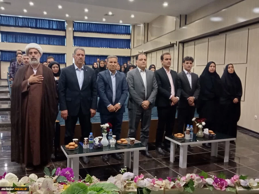رئیس دانشگاه ملی مهارت در آیین تجلیل از سرآمدان آموزشی دانشگاه ملی مهارت واحد استانی اصفهان:
تدوین مسیرهای آموزشی مبتنی بر چارچوب‌های ملی و بین‌المللی صلاحیت حرفه‌ای و همچنین سند آمایش رشته‌های مهارتی در دستور کار دانشگاه قرار دارد. 4