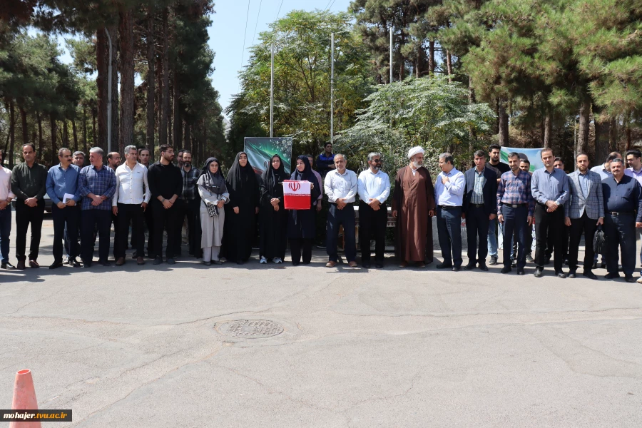پرچم مقدس جمهوری اسلامی ایران در دانشگاه ملی مهارت واحد استانی اصفهان به اهتزاز در آمد. 5